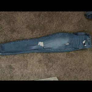 High waist distressed jeans